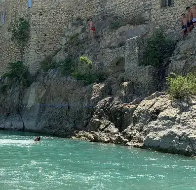 Illustration — Baignade dans l’Eygues à Nyons