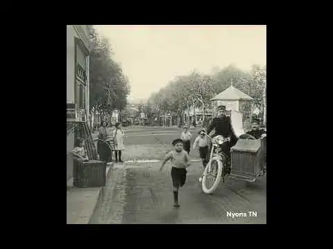 Place de la Libération – Nyons (anciennement Champ-de-Mars)