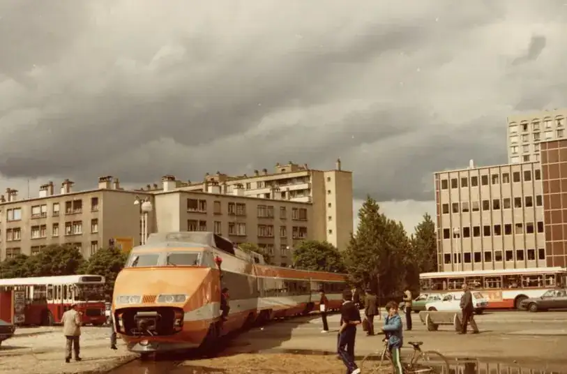 Illustration — TGV à Lyon le 27 mai 1981 : boulevard des États-Unis