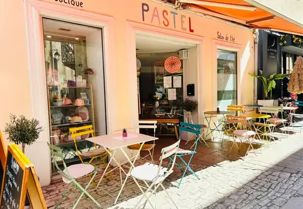 Pastel Nyons, salon de thé et boutique situé rue de la Résistance à Nyons dans la Drôme.