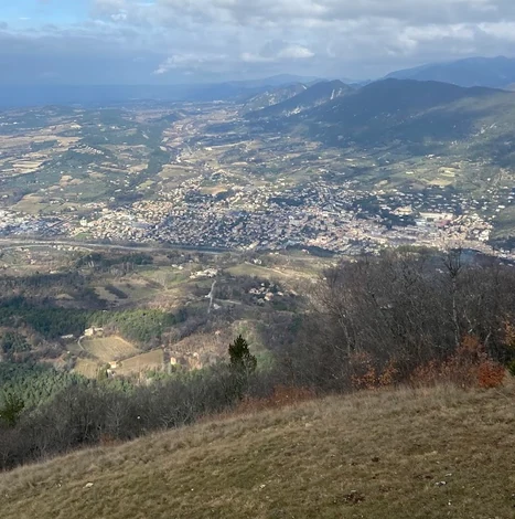 Vue de Nyons et de la vallée de l’Eygues depuis les hauteurs de Garde Grosse.