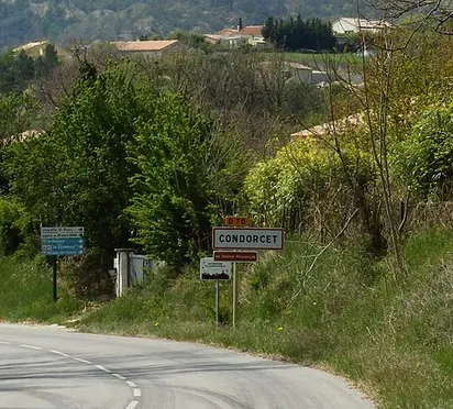 Panneau de Condorcet à l’entrée du village