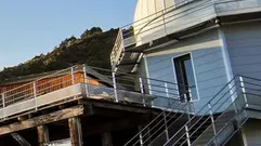 Terrasse et installations de l’Observatoire des Baronnies