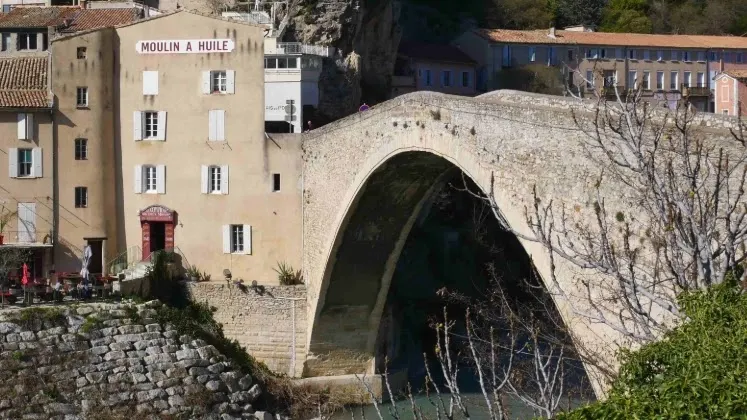 Pourquoi j’ai adopté le Pont Roman de Nyons