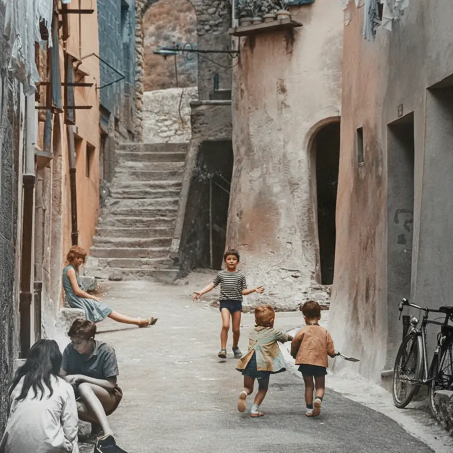 Enfants jouant dans une ruelle du vieux Nyons , avec escaliers en pierre, façades anciennes et linge aux fenêtres, vers les années 1950