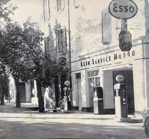 Photographie ancienne de la station Esso Service Monod à Nyons